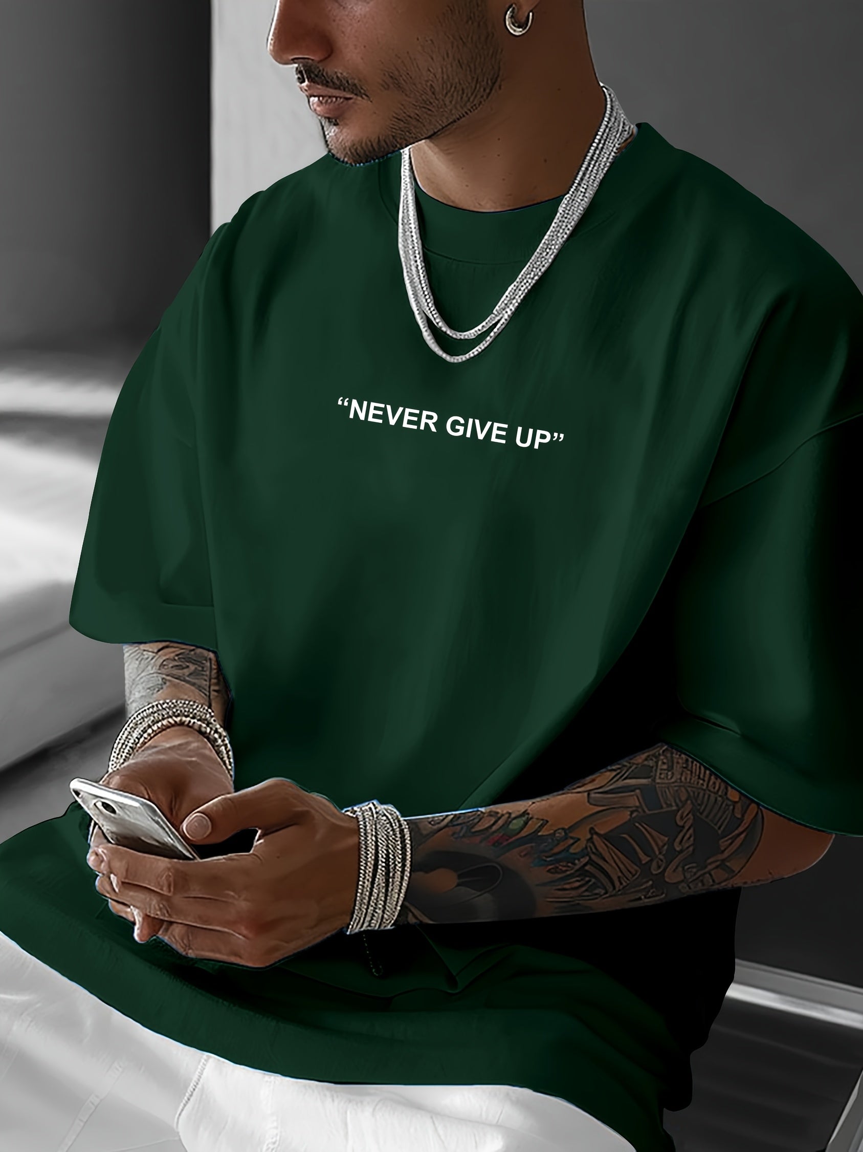 Never Give Up Herren T-Shirt - Motivational Streetwear Oversized - Saiyan Genetics