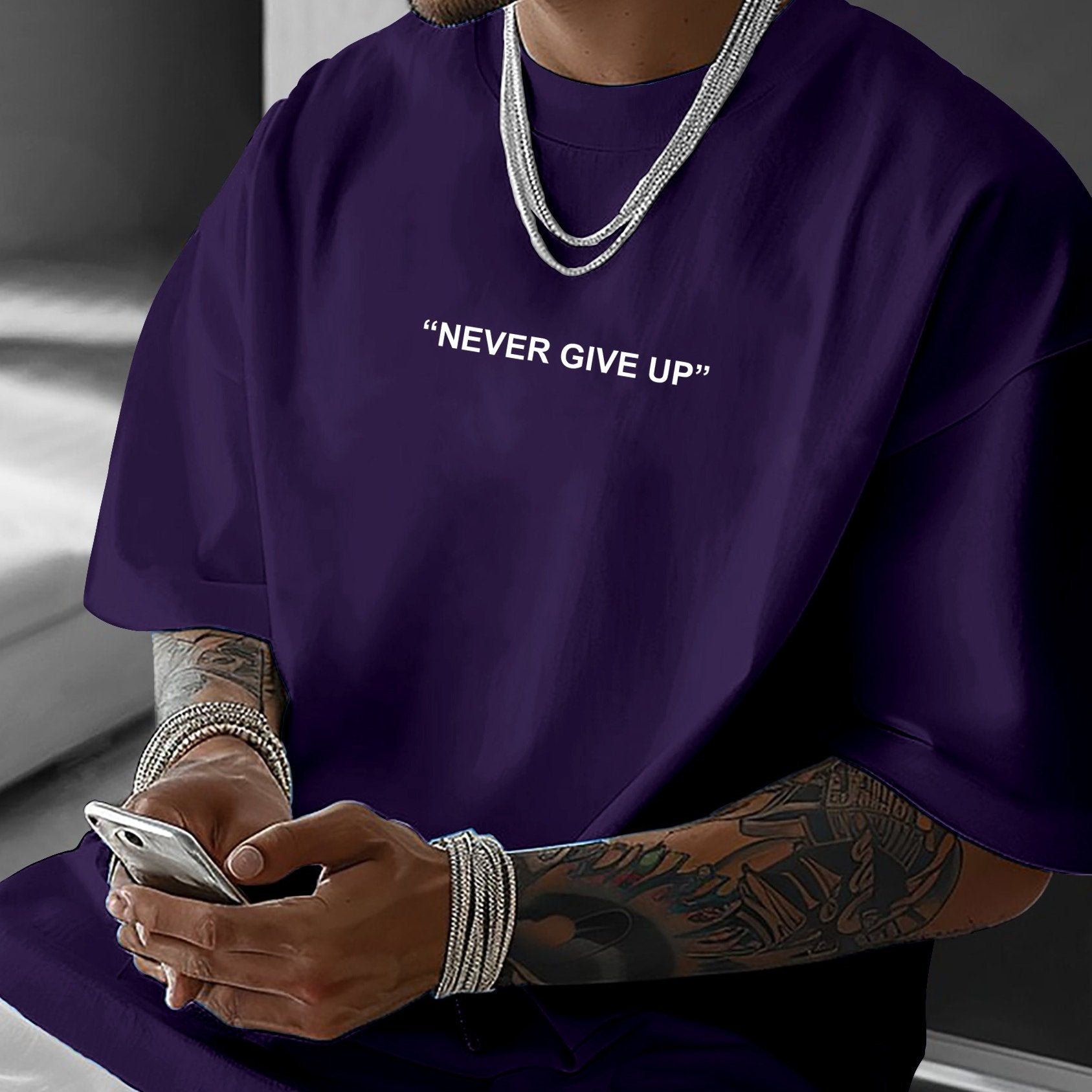 Never Give Up Herren T-Shirt - Motivational Streetwear Oversized - Saiyan Genetics
