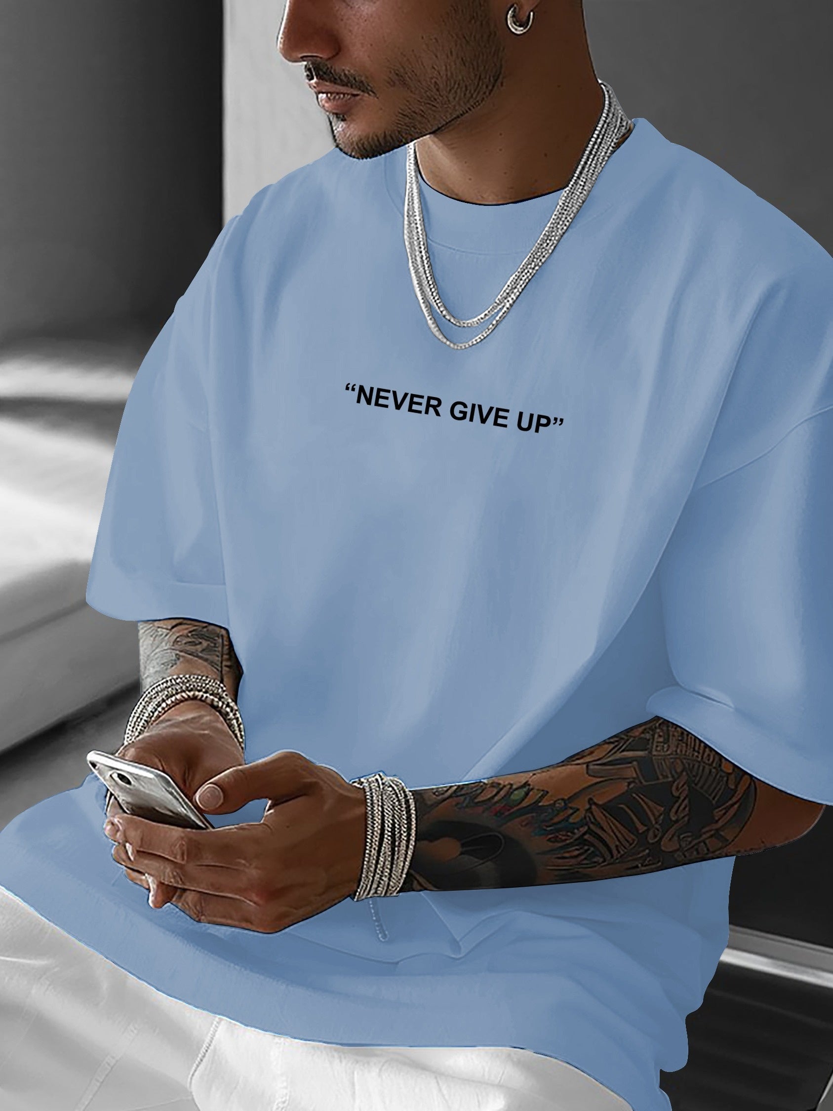 Never Give Up Herren T-Shirt - Motivational Streetwear Oversized - Saiyan Genetics