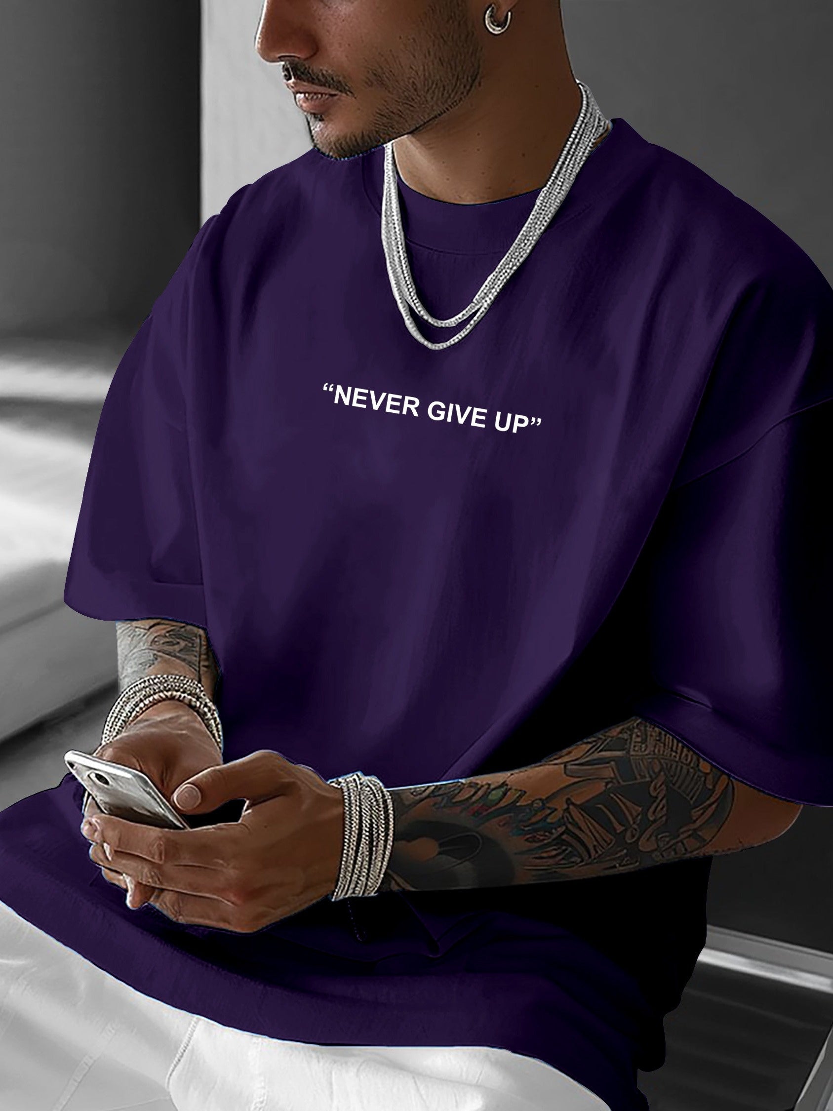 Never Give Up Herren T-Shirt - Motivational Streetwear Oversized - Saiyan Genetics