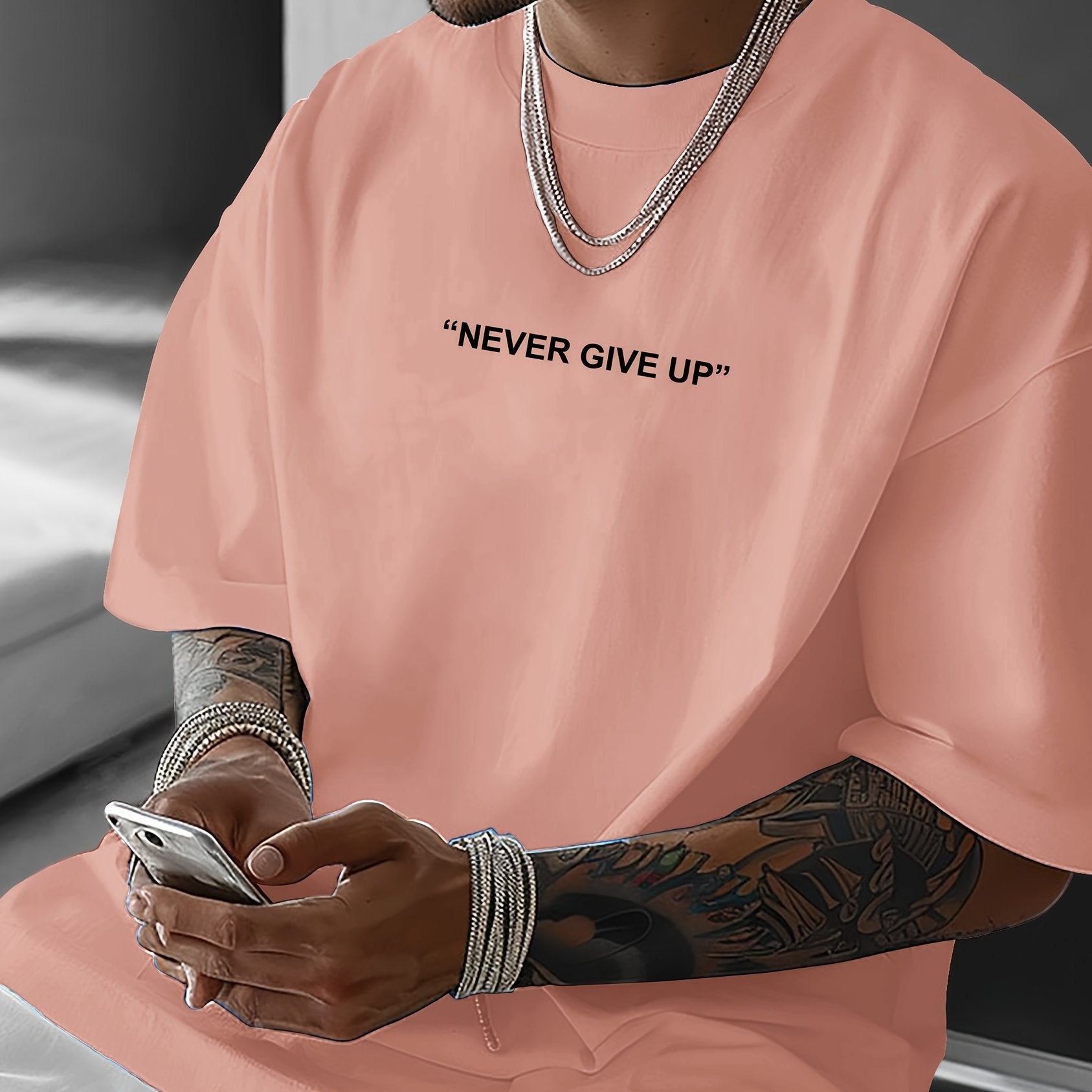 Never Give Up Herren T-Shirt - Motivational Streetwear Oversized - Saiyan Genetics
