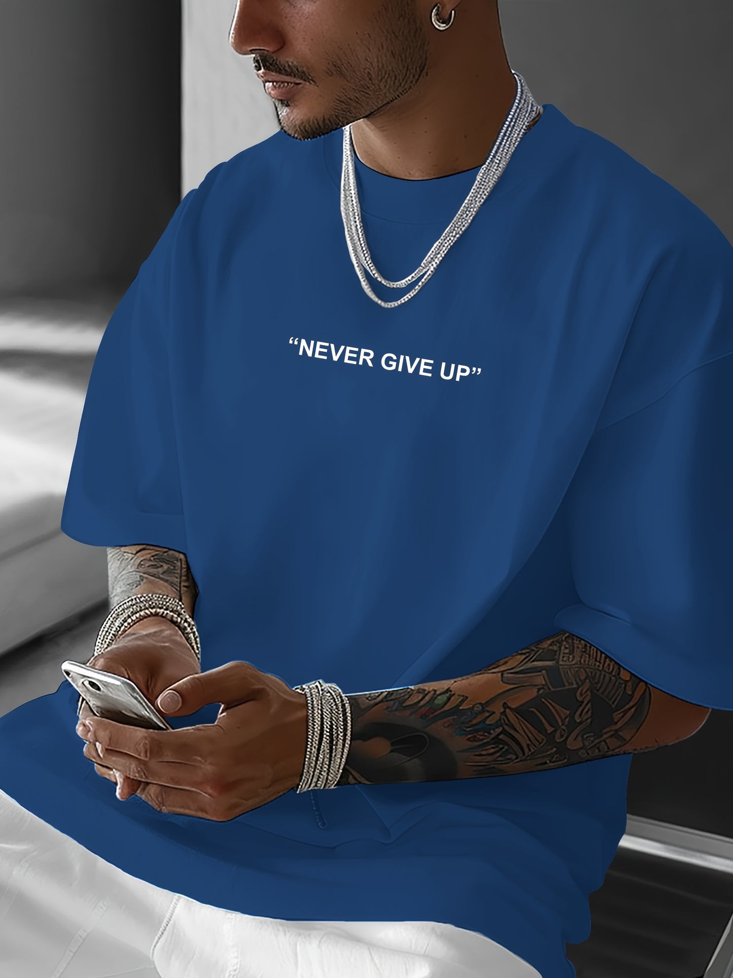 Never Give Up Herren T-Shirt - Motivational Streetwear Oversized - Saiyan Genetics